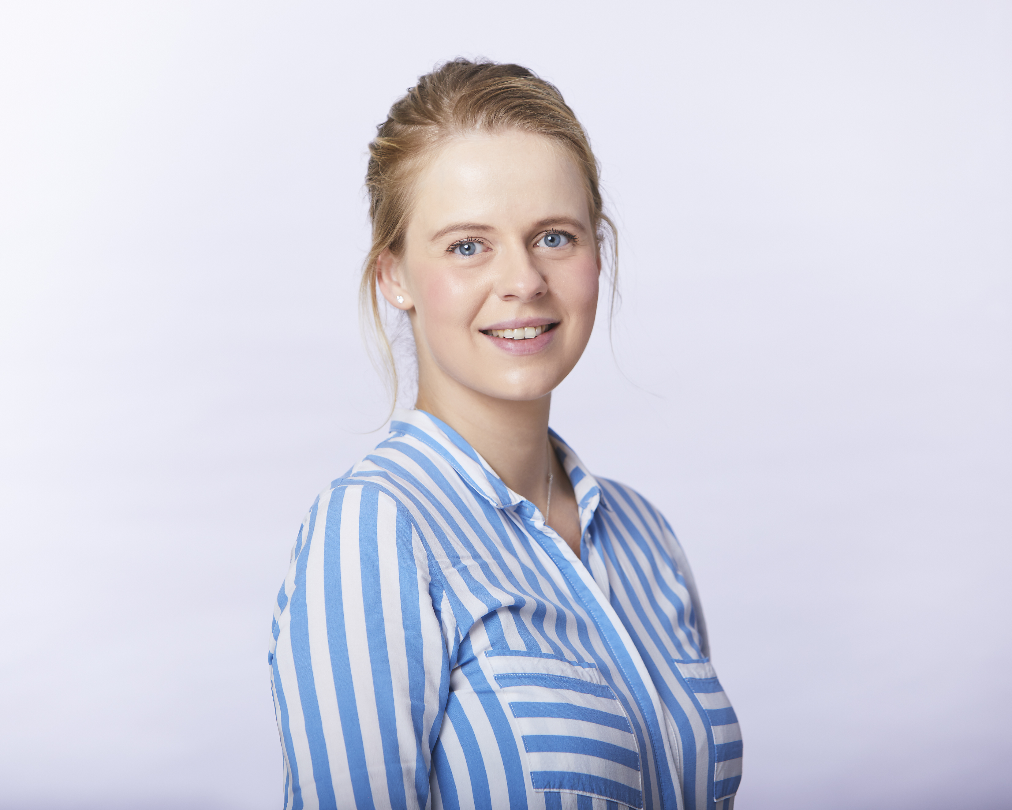 Frau Juliane Schmerbauch